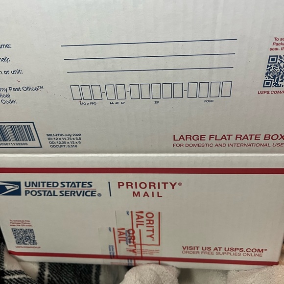 Mystery box of kids books no more than 5 lbs - Picture 2 of 2